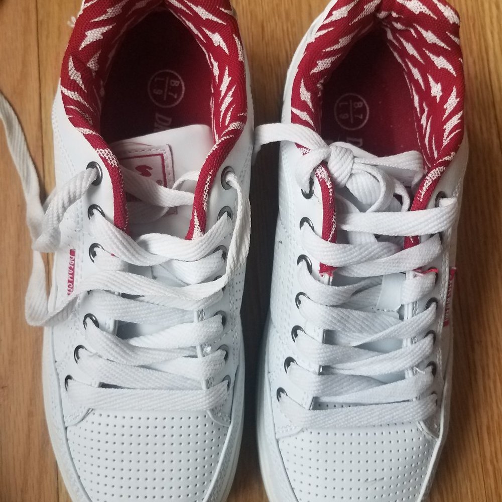 D-S (Dream-Seek) Tennis shoes